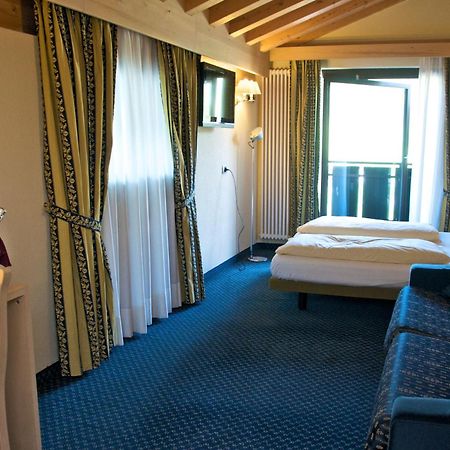 Alexander Charme Hotel Лівіньо Екстер'єр фото
