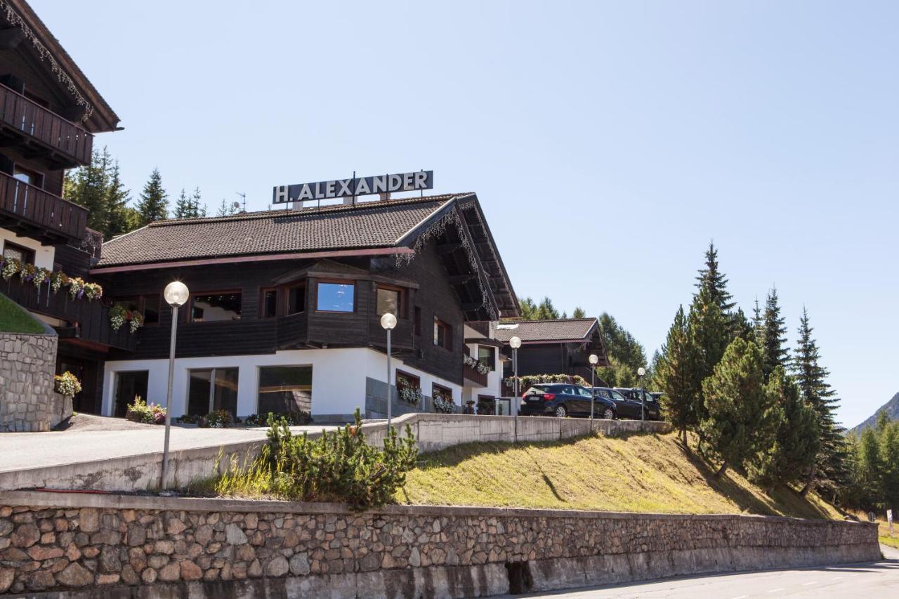 Alexander Charme Hotel Лівіньо Екстер'єр фото