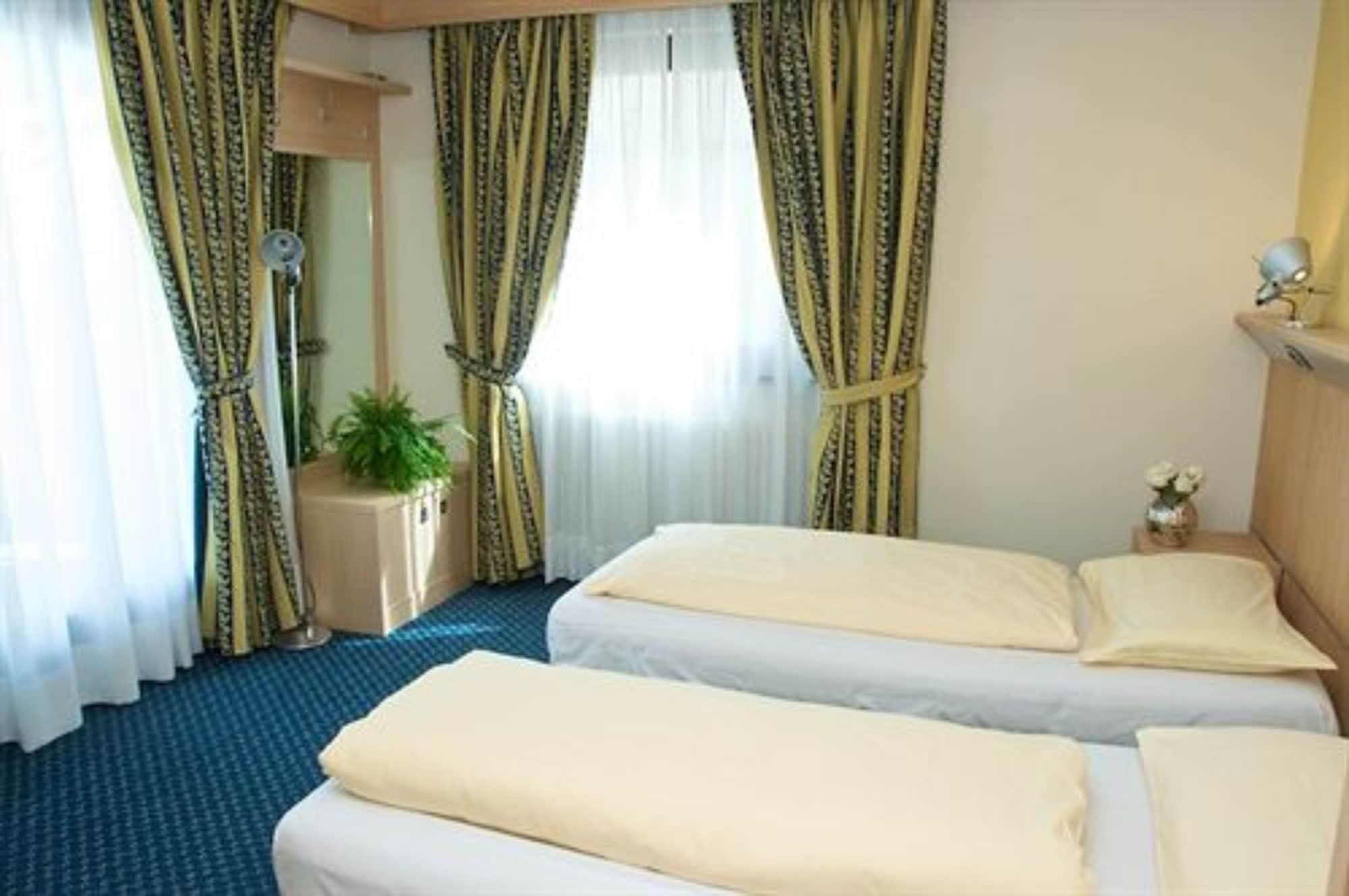 Alexander Charme Hotel Лівіньо Екстер'єр фото