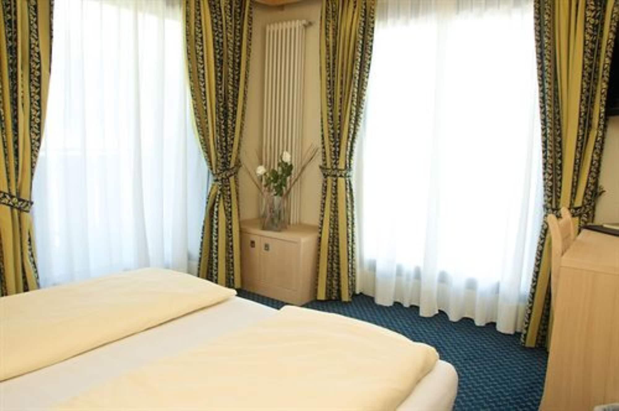 Alexander Charme Hotel Лівіньо Екстер'єр фото