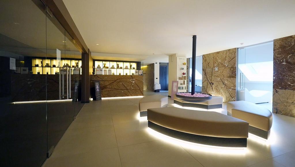 Alexander Charme Hotel Лівіньо Екстер'єр фото